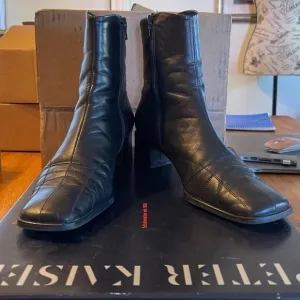 IOB -Peter Kaiser Black Caprillo Square toed boots. Size 8.5 GUC