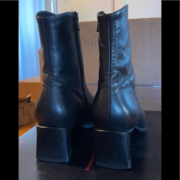 IOB -Peter Kaiser Black Caprillo Square toed boots. Size 8.5 GUC