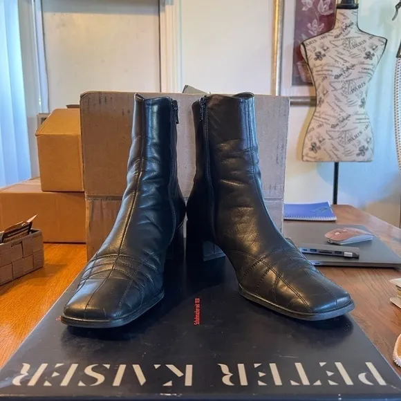 IOB -Peter Kaiser Black Caprillo Square toed boots. Size 8.5 GUC