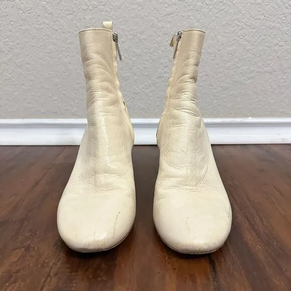 ISABEL MARANT Étoile Deyis Ankle Boots in Off-White Buffalo Leather