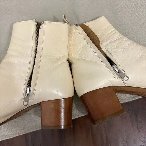 ISABEL MARANT Étoile Deyis Ankle Boots in Off-White Buffalo Leather