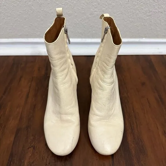 ISABEL MARANT Étoile Deyis Ankle Boots in Off-White Buffalo Leather