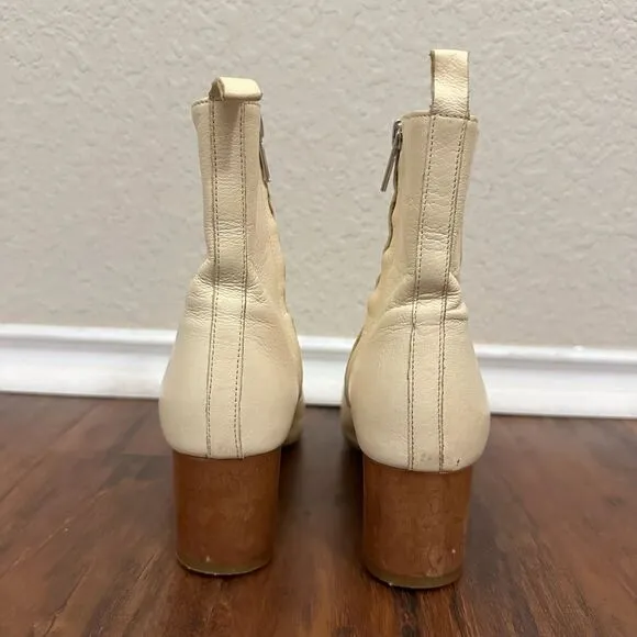 ISABEL MARANT Étoile Deyis Ankle Boots in Off-White Buffalo Leather