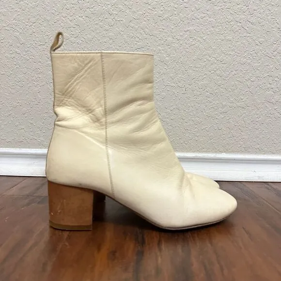 ISABEL MARANT Étoile Deyis Ankle Boots in Off-White Buffalo Leather