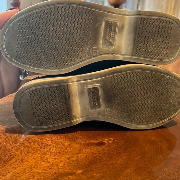 Jacadi blue leather Velcro boat shoes with white rubber sole size 31