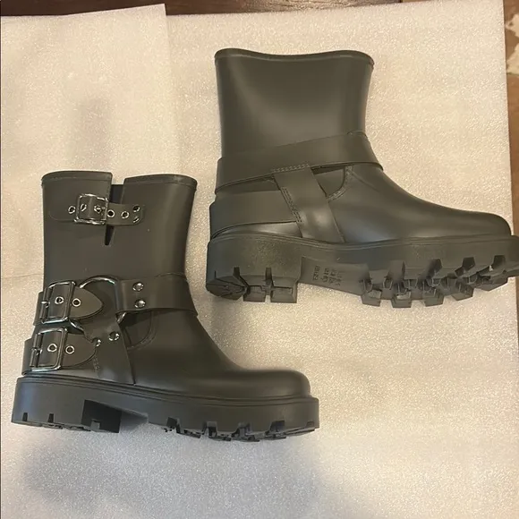 Jeffrey Campbell Controller Army Green Rubber Moto  Rain Boots. BNWOT Size 8