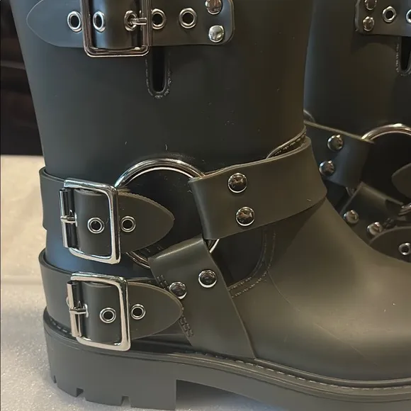 Jeffrey Campbell Controller Army Green Rubber Moto  Rain Boots. BNWOT Size 8