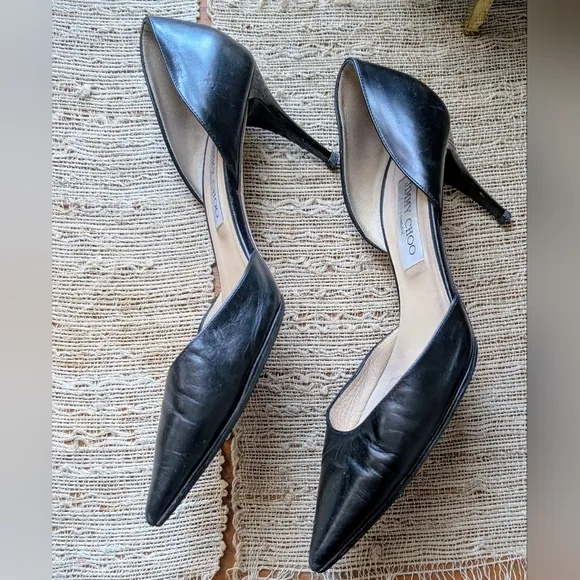 Jimmy Choo • Classic Pumps in Black