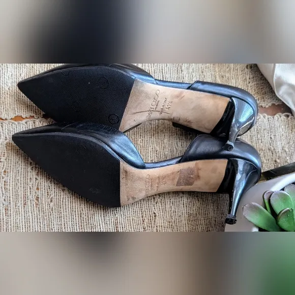 Jimmy Choo • Classic Pumps in Black