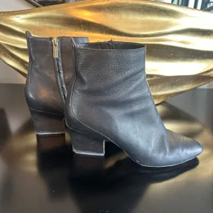 Jimmy Choo Elegant Black Leather Ankle Boots- WS3