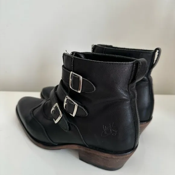 John Fluevog Women’s Jett Black Silver Triple Buckle Leather Boots Size 9
