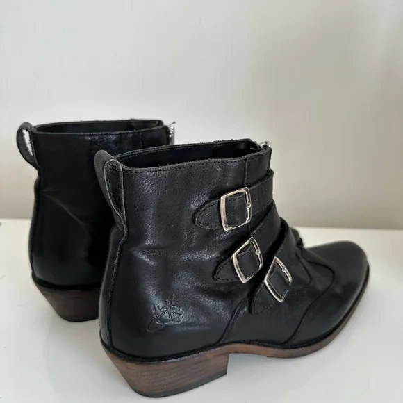 John Fluevog Women’s Jett Black Silver Triple Buckle Leather Boots Size 9
