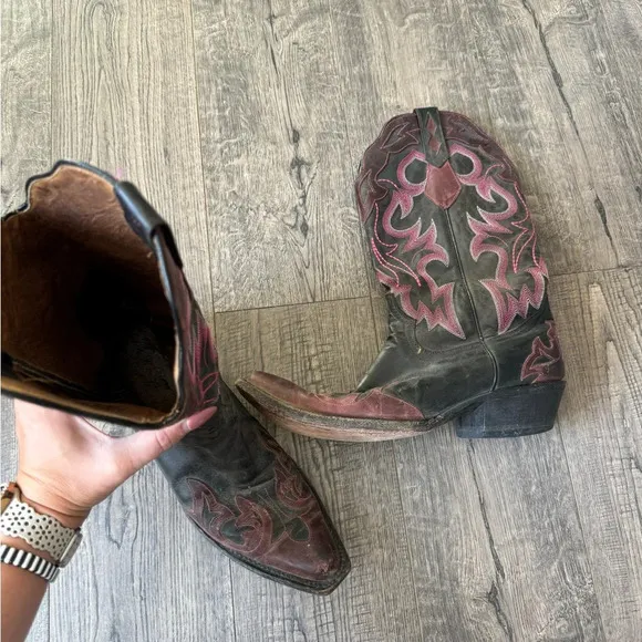 Johnny Ringo Women’s Leather Pink Accent Western Boots
