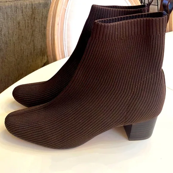 Joie Neely Sock Booties Brown Size 9 Designer Boots Ladies Prairie Old money
