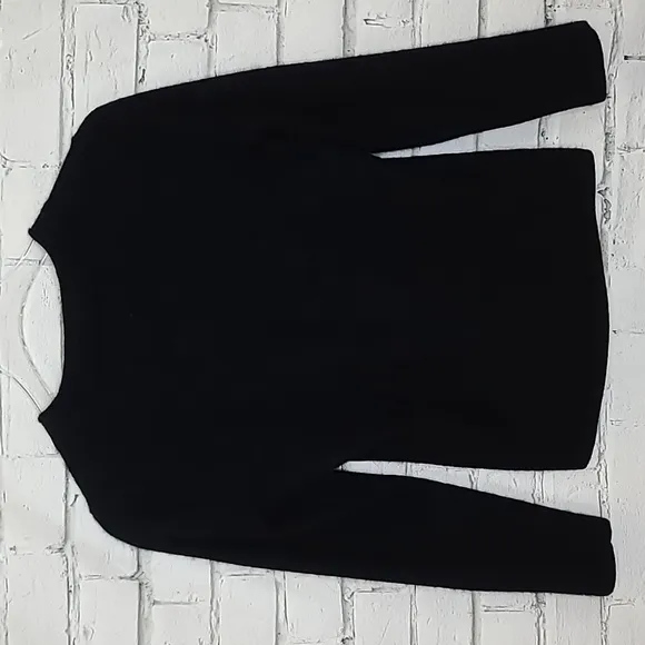 Jones New York Collection Long Sleeve V-Neck Cashmere Sweater in Black