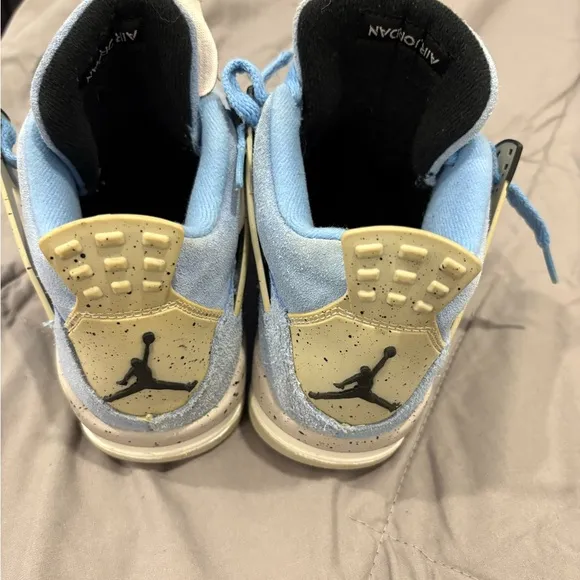Jordan 4 University Blue sneakers