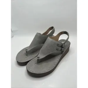 Journee Collection Womens Mckell Thong Sandal 7 summer grey gray wedge