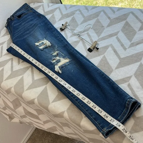 Judy Blue Boyfriend Thermal Patch Mid-Rise Jeans size 5/27 Style: 88306