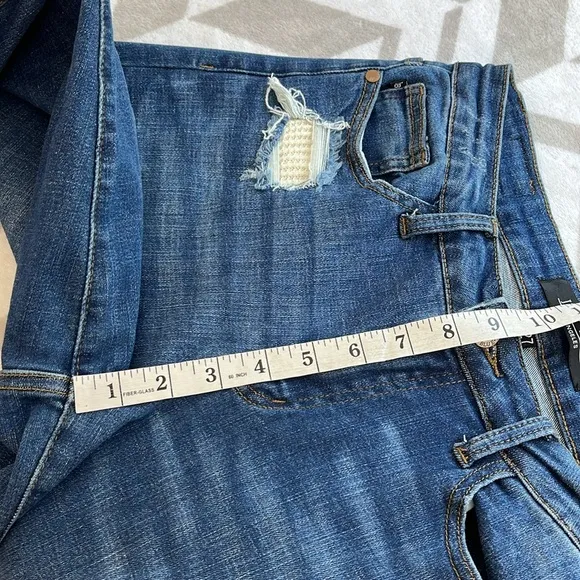 Judy Blue Boyfriend Thermal Patch Mid-Rise Jeans size 5/27 Style: 88306