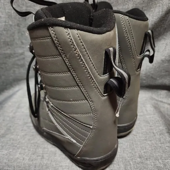 Junior Size 6 BFD Gray 100gm Thinsulate Snowboard Boots