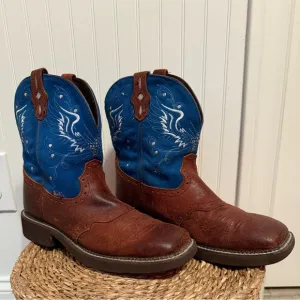 Justin Gypsy Blue Suede and Spice Brown Western Boot. Ladies Size 10.Style L9975