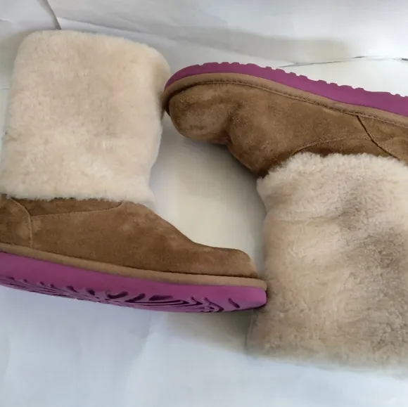 K MALENA UGGS boots bow size 4