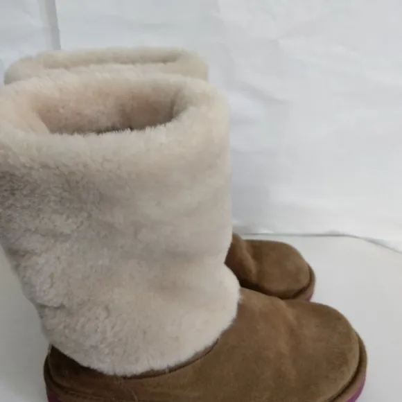 K MALENA UGGS boots bow size 4