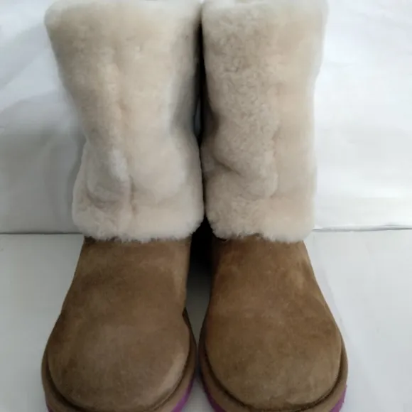 K MALENA UGGS boots bow size 4