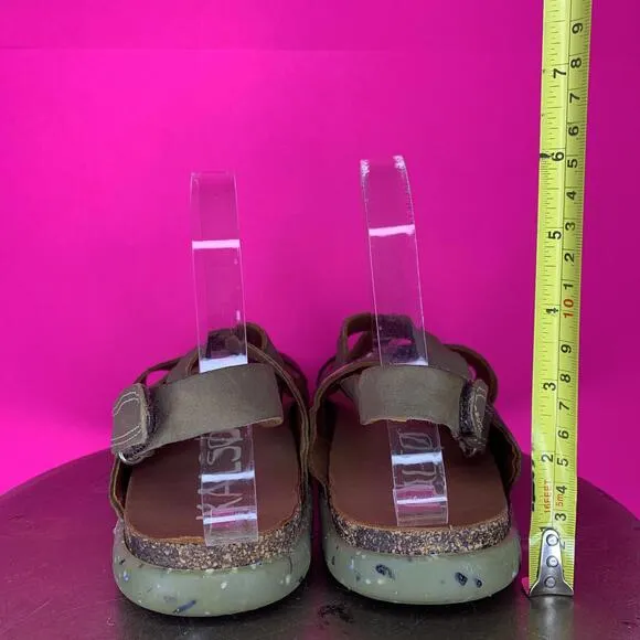 Kalso Dalyla Green Leather Negative Heel Open Toe Strappy Slingback Sandal Sz 9