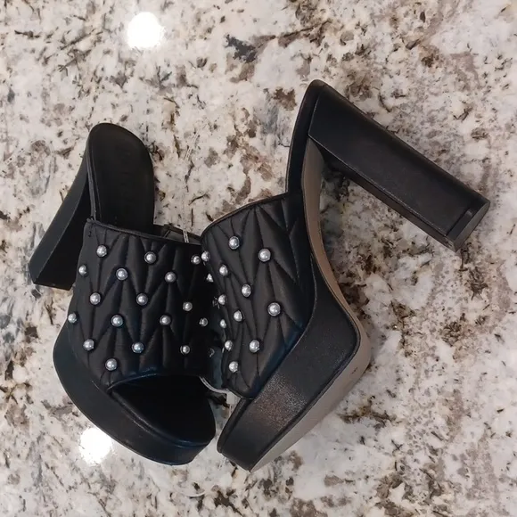 KARL LAGERFELD PARIS Aviva Pearl Embellished Leather Platform Slip On Open-Toe