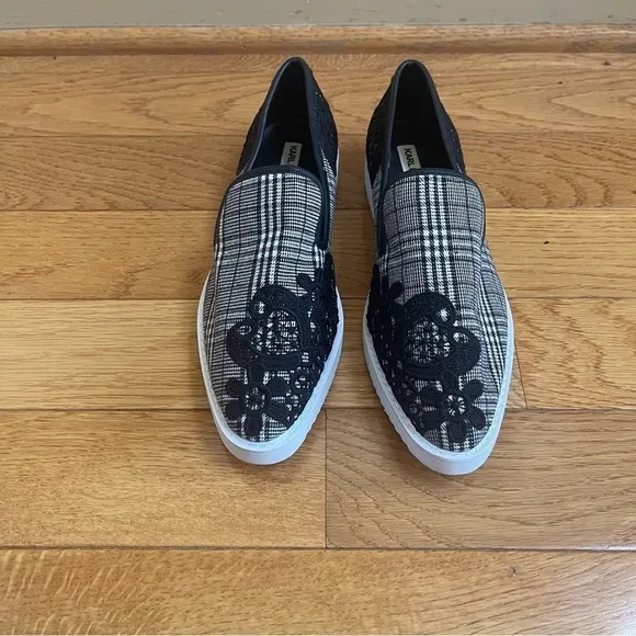 Karl Lagerfeld Paris CARLYN Plaid Slip On Sneaker Lace embroidered casual Sz 8