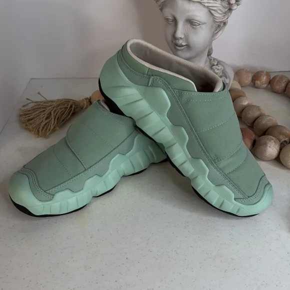 KEEN Hypowser Wrap Shoes Sz 8  Granite Green