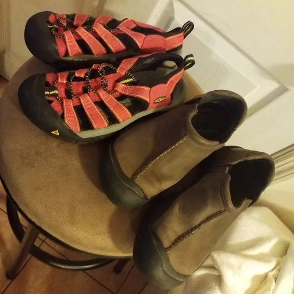 Keen LOT of TWO hiking shoes Austin Hiking Slip On Clogs &amp; sandals 6.5