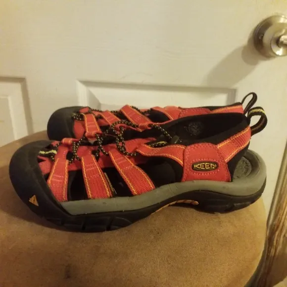 Keen LOT of TWO hiking shoes Austin Hiking Slip On Clogs &amp; sandals 6.5