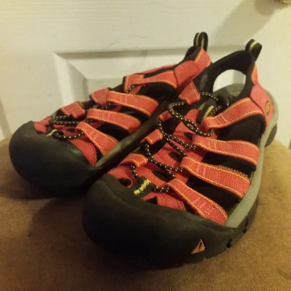 Keen LOT of TWO hiking shoes Austin Hiking Slip On Clogs &amp; sandals 6.5
