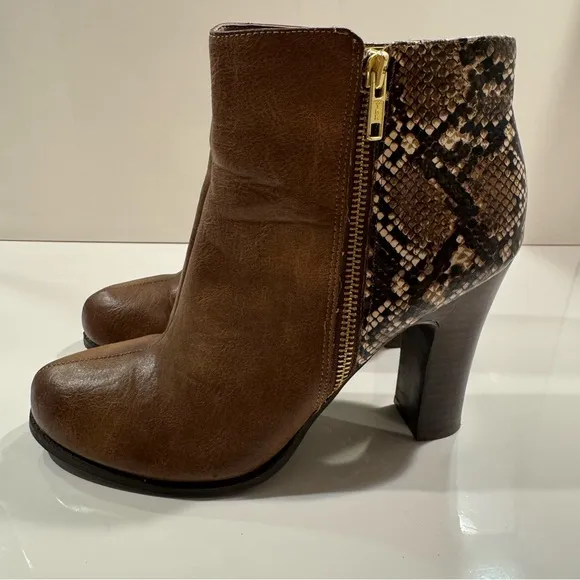 Kenneth Cole Reaction Ankle Boots with Heel Brown Snake Print