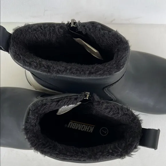 Khombu Sienna Women's All-Weather Boot Faux Fur, Memory Foam &amp; Repels Water Sz 7