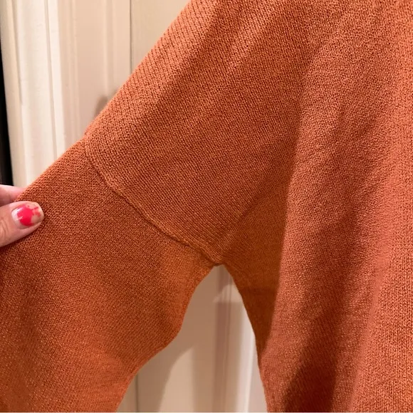 Kittenish “Hello Beautiful” Oversized Rust Orange Sweater small