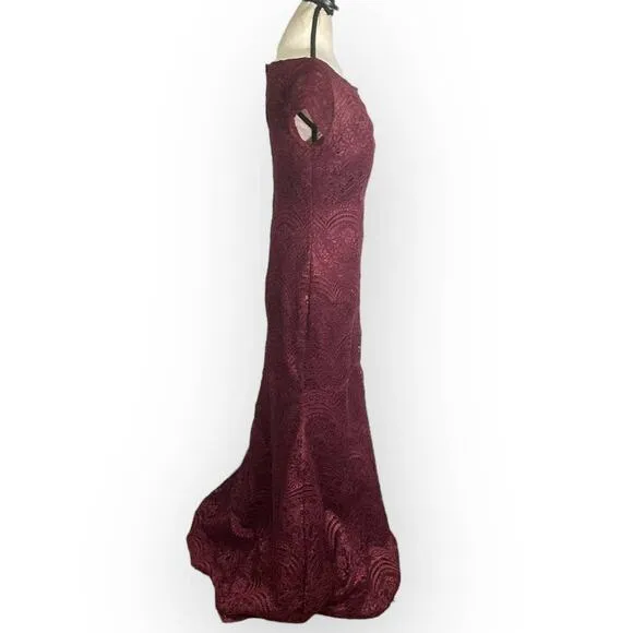 La Femme 26875 Lace Overlay Gown Women's 10 Burgundy Boat Neck Short Sleeve NWT