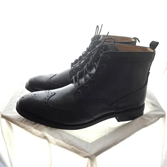 La Milano Wingtip Boots