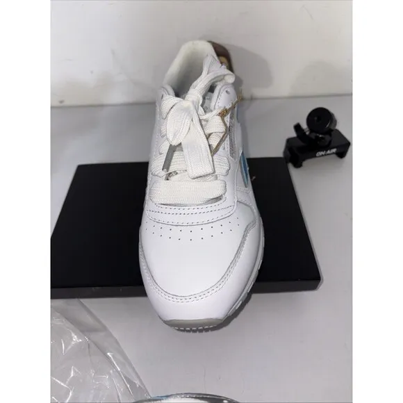 Ladies Reebok Classic 7.5 Unapologetically Angel Revolve New