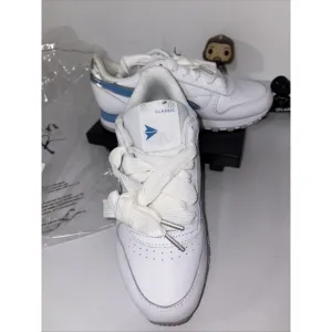 Ladies Reebok Classic 7.5 Unapologetically Angel Revolve New