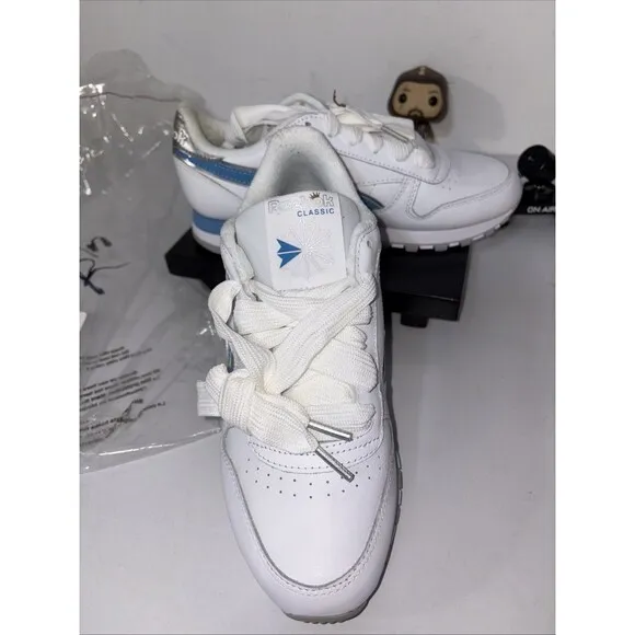 Ladies Reebok Classic 7.5 Unapologetically Angel Revolve New