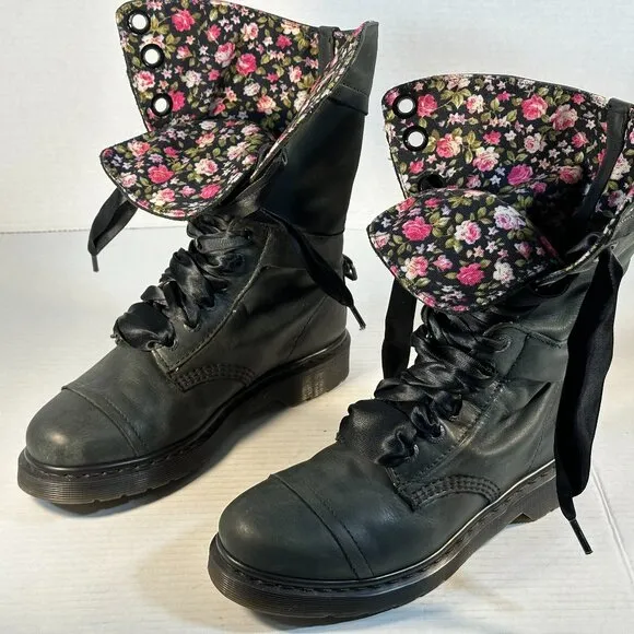 Ladies size 9 Dr Martens Tall Combat boots