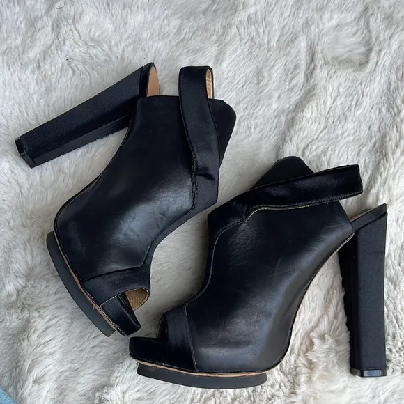 L.A.M.B. Gwen Stefani  Peep-Toe heeled Women's Shoes