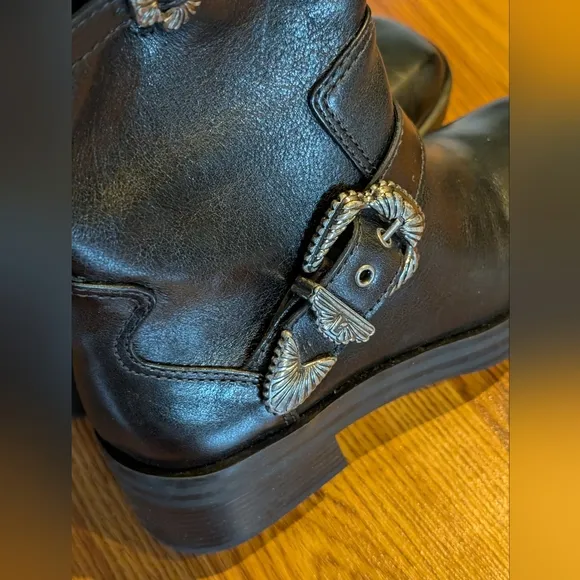 Larroudé Hardy Boots