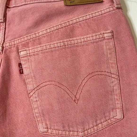 Levi’s 501 Original Denim Shorts Pink. Size 31 / 12