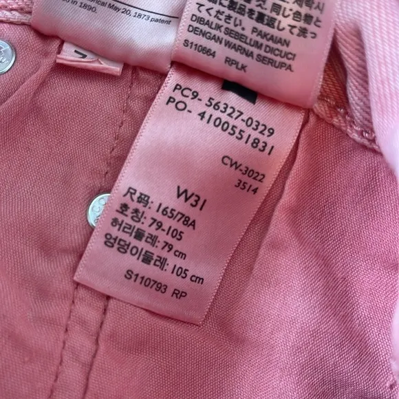 Levi’s 501 Original Denim Shorts Pink. Size 31 / 12