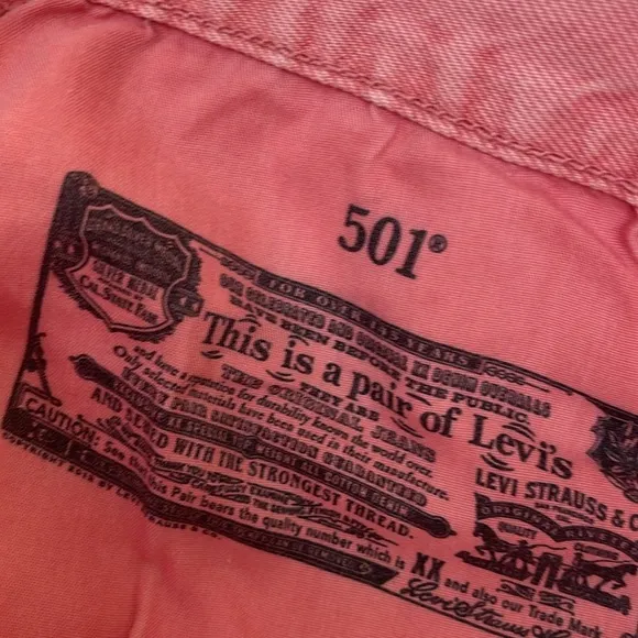 Levi’s 501 Original Denim Shorts Pink. Size 31 / 12