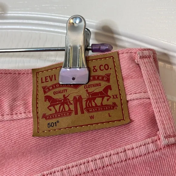 Levi’s 501 Original Denim Shorts Pink. Size 31 / 12